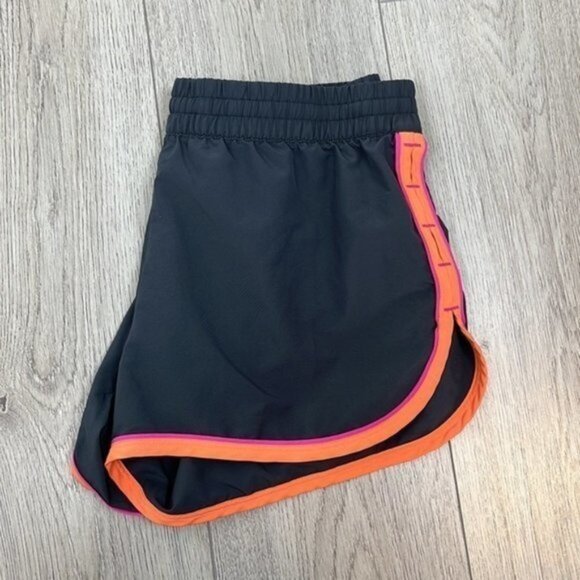 Under Armour Grey Workout Shorts Size M - Picture 1 of 6